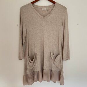 LOGO by Lori Goldstein Dress M Shift Pleats Oatmeal Natural Pockets Comfort Grac